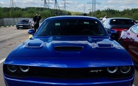 Dodge Challenger III рестайлинг 2, 2022 год, 4 500 000 рублей, 14 фотография
