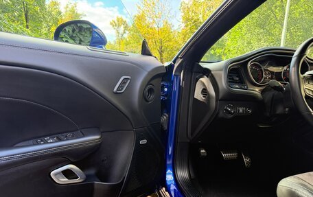 Dodge Challenger III рестайлинг 2, 2022 год, 4 500 000 рублей, 17 фотография