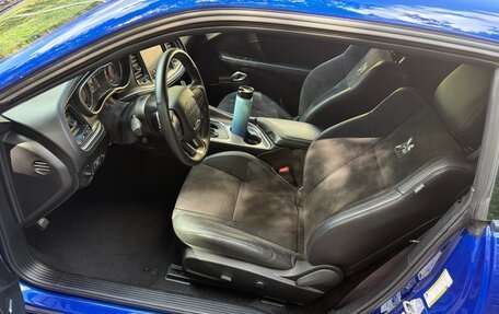 Dodge Challenger III рестайлинг 2, 2022 год, 4 500 000 рублей, 18 фотография