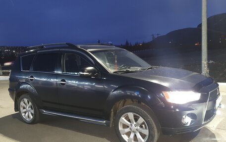 Mitsubishi Outlander III рестайлинг 3, 2011 год, 1 700 000 рублей, 2 фотография