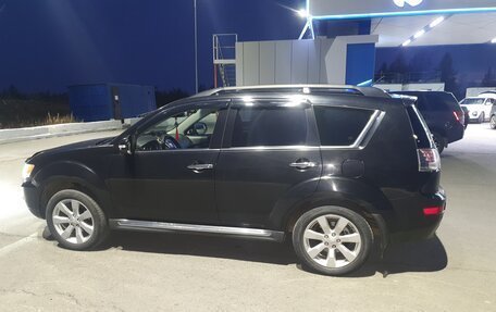Mitsubishi Outlander III рестайлинг 3, 2011 год, 1 700 000 рублей, 10 фотография