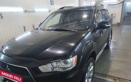 Mitsubishi Outlander III рестайлинг 3, 2011 год, 1 700 000 рублей, 4 фотография