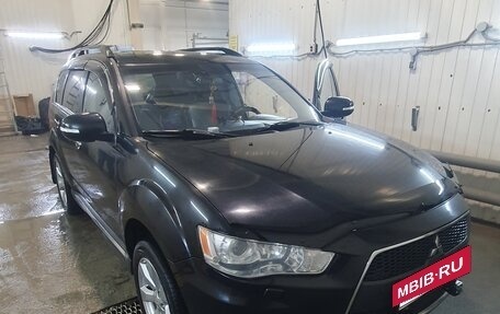 Mitsubishi Outlander III рестайлинг 3, 2011 год, 1 700 000 рублей, 3 фотография