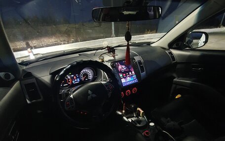 Mitsubishi Outlander III рестайлинг 3, 2011 год, 1 700 000 рублей, 20 фотография