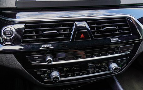 BMW 5 серия, 2017 год, 2 830 000 рублей, 13 фотография