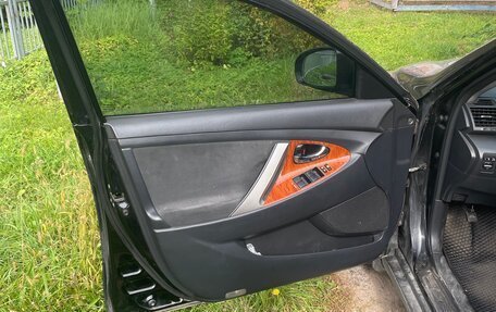 Toyota Camry, 2010 год, 900 000 рублей, 3 фотография