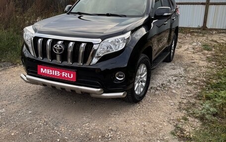 Toyota Land Cruiser Prado 150 рестайлинг 2, 2015 год, 3 950 000 рублей, 4 фотография