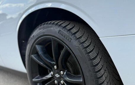 Dodge Challenger III рестайлинг 2, 2017 год, 3 200 000 рублей, 4 фотография