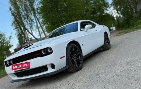 Dodge Challenger III рестайлинг 2, 2017 год, 3 200 000 рублей, 12 фотография