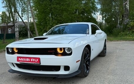 Dodge Challenger III рестайлинг 2, 2017 год, 3 200 000 рублей, 11 фотография