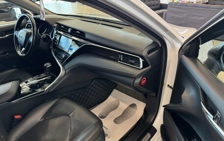 Toyota Camry, 2018 год, 3 199 900 рублей, 12 фотография