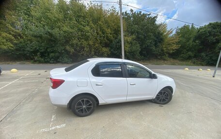 Renault Logan II, 2015 год, 600 000 рублей, 4 фотография