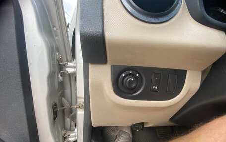 Renault Logan II, 2015 год, 600 000 рублей, 13 фотография