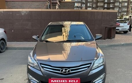 Hyundai Solaris II рестайлинг, 2014 год, 1 100 000 рублей, 2 фотография