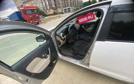 Renault Logan II, 2015 год, 600 000 рублей, 9 фотография