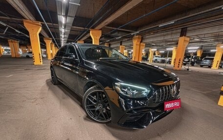 Mercedes-Benz E-Класс, 2021 год, 3 300 000 рублей, 5 фотография
