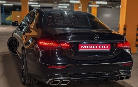 Mercedes-Benz E-Класс, 2021 год, 3 300 000 рублей, 12 фотография