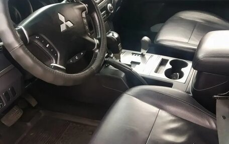 Mitsubishi Pajero IV, 2010 год, 2 200 000 рублей, 6 фотография
