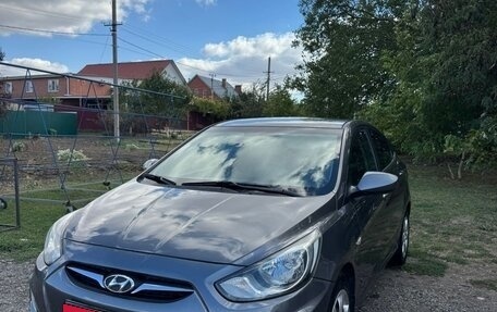 Hyundai Solaris II рестайлинг, 2012 год, 727 000 рублей, 1 фотография