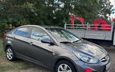 Hyundai Solaris II рестайлинг, 2012 год, 727 000 рублей, 2 фотография