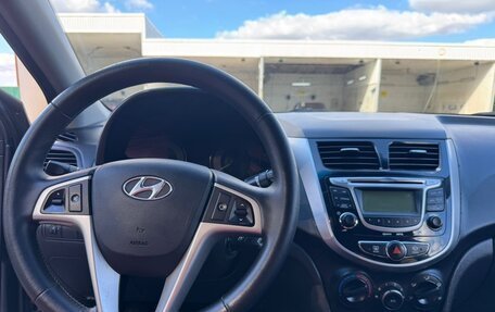Hyundai Solaris II рестайлинг, 2012 год, 727 000 рублей, 21 фотография