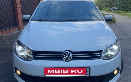 Volkswagen Polo VI (EU Market), 2012 год, 720 000 рублей, 2 фотография