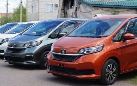Honda Freed II, 2022 год, 1 750 000 рублей, 3 фотография