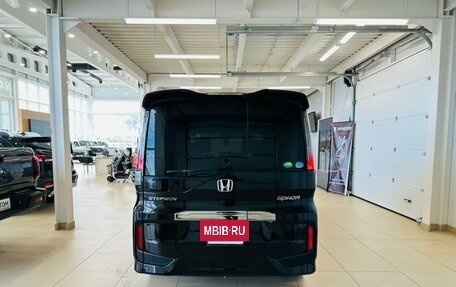 Honda Stepwgn IV, 2016 год, 2 049 000 рублей, 2 фотография