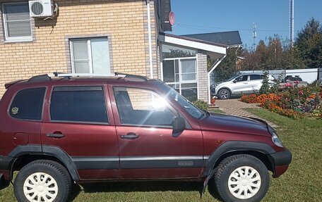 Chevrolet Niva I рестайлинг, 2005 год, 330 000 рублей, 2 фотография