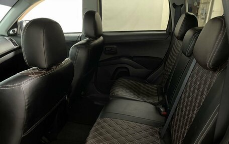 Mitsubishi Outlander III рестайлинг 3, 2010 год, 1 050 000 рублей, 13 фотография