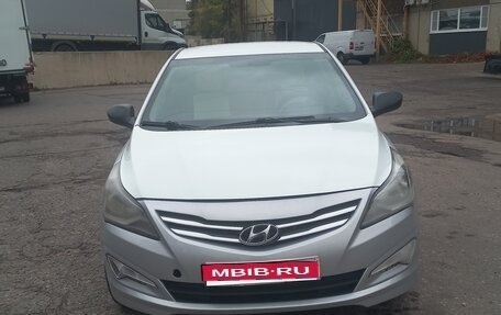 Hyundai Solaris II рестайлинг, 2016 год, 445 000 рублей, 1 фотография