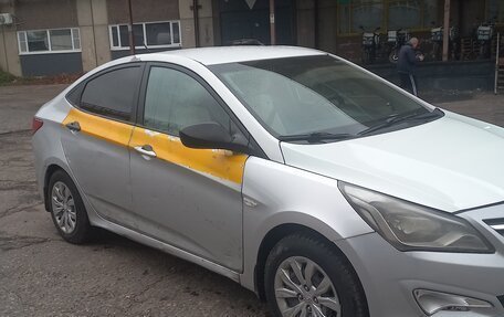 Hyundai Solaris II рестайлинг, 2016 год, 445 000 рублей, 2 фотография