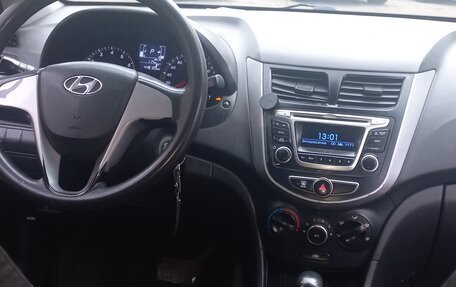 Hyundai Solaris II рестайлинг, 2016 год, 445 000 рублей, 14 фотография