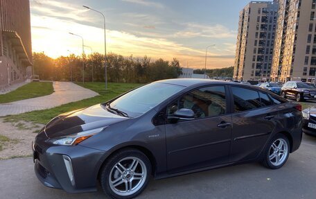 Toyota Prius IV XW50, 2019 год, 2 199 000 рублей, 7 фотография