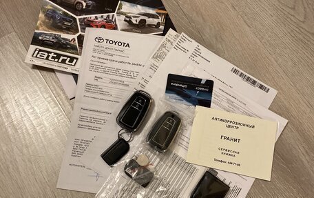 Toyota Prius IV XW50, 2019 год, 2 199 000 рублей, 12 фотография