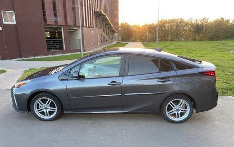 Toyota Prius IV XW50, 2019 год, 2 199 000 рублей, 6 фотография