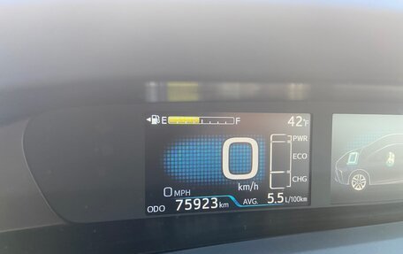 Toyota Prius IV XW50, 2019 год, 2 199 000 рублей, 11 фотография
