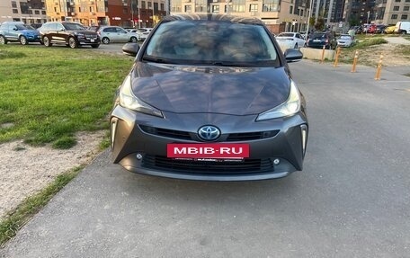 Toyota Prius IV XW50, 2019 год, 2 199 000 рублей, 8 фотография