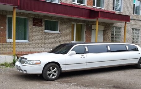 Lincoln Town Car III рестайлинг, 2003 год, 500 000 рублей, 4 фотография