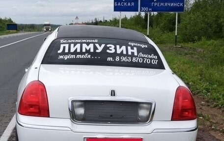 Lincoln Town Car III рестайлинг, 2003 год, 500 000 рублей, 2 фотография