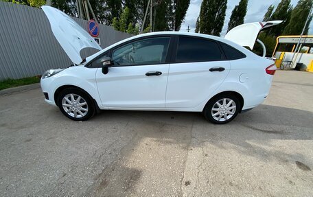 Ford Fiesta, 2015 год, 900 000 рублей, 3 фотография