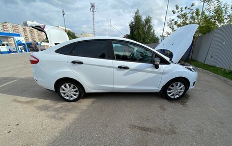 Ford Fiesta, 2015 год, 900 000 рублей, 4 фотография