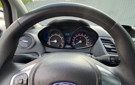 Ford Fiesta, 2015 год, 900 000 рублей, 13 фотография