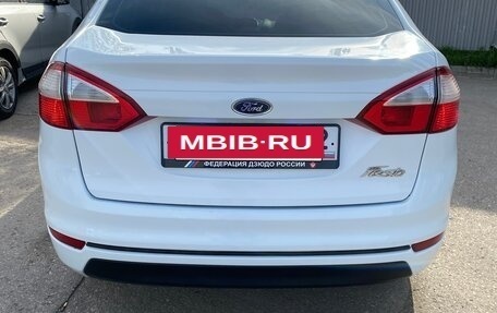 Ford Fiesta, 2015 год, 900 000 рублей, 2 фотография