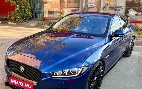 Jaguar XE I рестайлинг, 2015 год, 2 000 000 рублей, 1 фотография