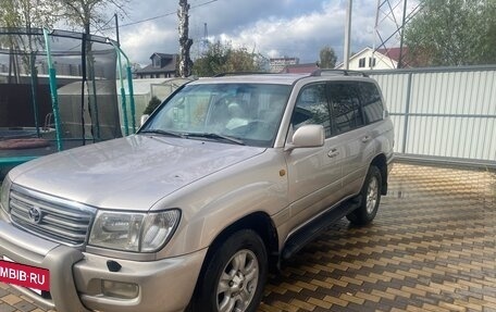Toyota Land Cruiser 100 рестайлинг 2, 2004 год, 2 370 000 рублей, 3 фотография