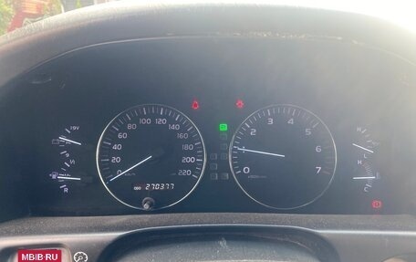 Toyota Land Cruiser 100 рестайлинг 2, 2004 год, 2 370 000 рублей, 9 фотография