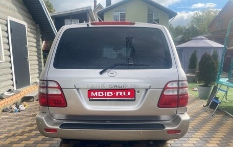Toyota Land Cruiser 100 рестайлинг 2, 2004 год, 2 370 000 рублей, 5 фотография
