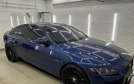 Jaguar XE I рестайлинг, 2015 год, 2 000 000 рублей, 3 фотография