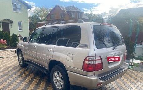 Toyota Land Cruiser 100 рестайлинг 2, 2004 год, 2 370 000 рублей, 4 фотография
